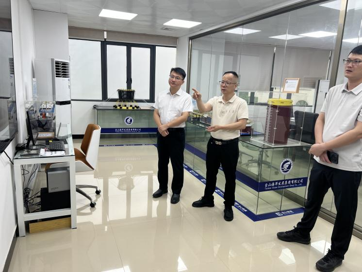 市濱海投資集團(tuán)公司黨委副書記、總經(jīng)理梁亮帶隊(duì)赴臺(tái)山海洋發(fā)展集團(tuán)考察調(diào)研